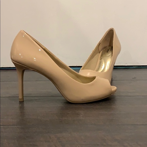 heels - Picture 2 of 2